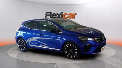 Käytetty Renault Clio V Techno 101 HP (74 kW) 2023 Sininen Sedan