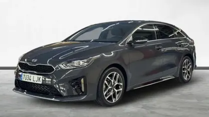 Usado Kia ProCeed GT-Line 140 CV (102 kW) 2020 Gris Familiar