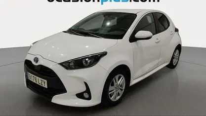 Usado 2022 Toyota Yaris Hybrid Business Edition Utilitario | 14.537 € (Precio justo)