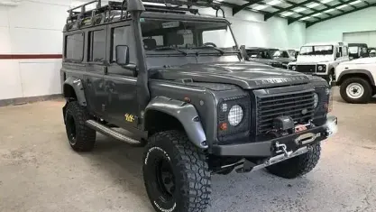 Usado Land Rover Defender S 122 CV (89 kW) 2011 Gris SUV