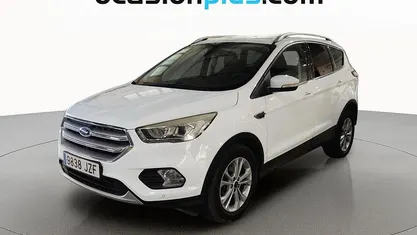 Usado Ford Kuga Titanium 120 CV (88 kW) 2017 Blanco SUV