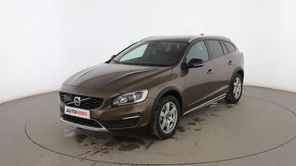 Usado Volvo V60 CC Pro 190 CV (139 kW) 2017 Marrón Familiar
