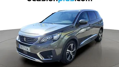 Usado Peugeot 5008 Allure 131 CV (96 kW) 2019 Verde SUV