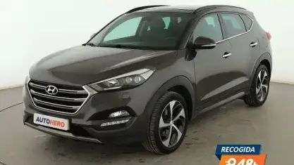 Usado Hyundai Tucson Style 177 CV (130 kW) 2016 Gris SUV