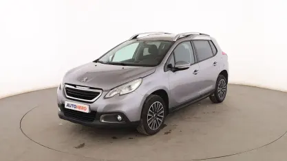 Usado Peugeot 2008 Active 100 CV (73 kW) 2015 Gris SUV