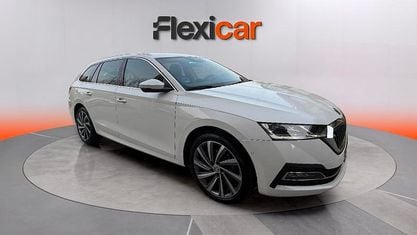Käytetty Skoda Octavia Style 150 HP (110 kW) 2021 Valkoinen Farmari
