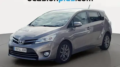 Usado Toyota Verso Advance 112 CV (82 kW) 2015 Marrón Monovolumen