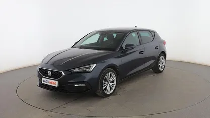 Usado Seat Leon Style 116 CV (85 kW) 2021 Gris Utilitario