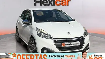 Usado Peugeot 208 Access 82 CV (60 kW) 2016 Blanco Utilitario