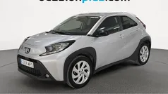 Usado 2024 Toyota Aygo Play Utilitario | 13.810 € (Precio justo)