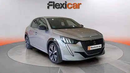 Usado Peugeot 208 GT-line 131 CV (96 kW) 2020 Gris Utilitario