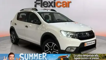 Usado Dacia Sandero Comfort 91 CV (66 kW) 2018 Blanco Utilitario