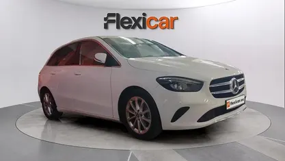 Usado Mercedes B180 137 CV (100 kW) 2021 Blanco Monovolumen