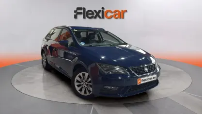 Usado Seat Leon ST Style 130 CV (95 kW) 2019 Azul Familiar