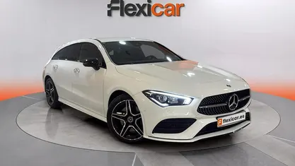 Usado Mercedes CLA200 Shooting Brake 150 CV (110 kW) 2023 Familiar