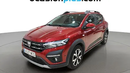 Usado Dacia Sandero Comfort 91 CV (66 kW) 2022 Rojo Utilitario