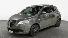 Gris Usado 2015 Lancia Ypsilon Utilitario | 8450 € (Precio justo)