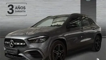 Usado Mercedes GLA200 150 CV (110 kW) 2025 Gris montaña SUV