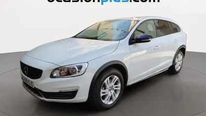 Usado Volvo V60 CC Momentum 150 CV (110 kW) 2018 Blanco Familiar