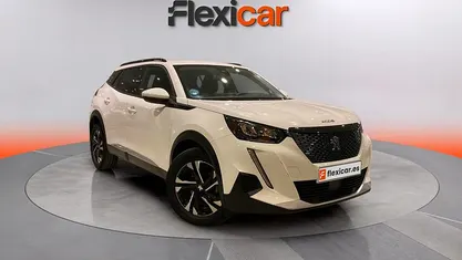 Usado Peugeot 2008 Allure 110 CV (80 kW) 2021 SUV