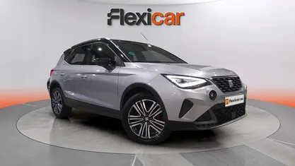 Usado Seat Arona FR 116 CV (85 kW) 2024 Gris SUV