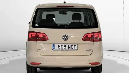 Käytetty VW Touran Advance 150 HP (110 kW) 2016 Peessi Tila-auto
