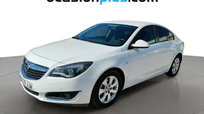 Usado Opel Insignia Selective 136 CV (100 kW) 2015 Blanco Berlina