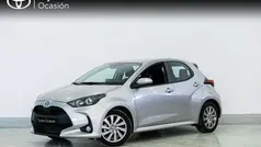Usado 2024 Toyota Yaris Hybrid Active Berlina | 23.250 € (Precio justo)