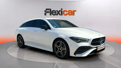 Usado Mercedes CLA200 Shooting Brake 163 CV (119 kW) 2024 Blanco Familiar