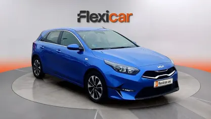Usado Kia Ceed 100 CV (73 kW) 2024 Azul Utilitario