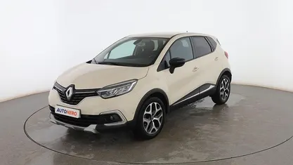 Usado Renault Captur Zen 90 CV (66 kW) 2019 Beige SUV