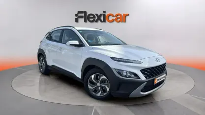 Usado Hyundai Kona Style 141 CV (103 kW) 2021 Blanco SUV