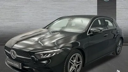 Usado Mercedes A180 AMG line 116 CV (85 kW) 2024 Negro noche Berlina