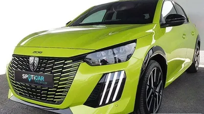 Usado Peugeot e-208 GT 114 kW (156 CV) 2024 Amarillo Utilitario