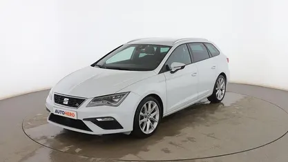 Usado Seat Leon FR 150 CV (110 kW) 2019 Blanco Familiar