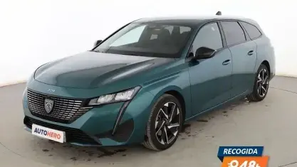 Usado Peugeot 308 Allure 131 CV (96 kW) 2022 Verde Familiar