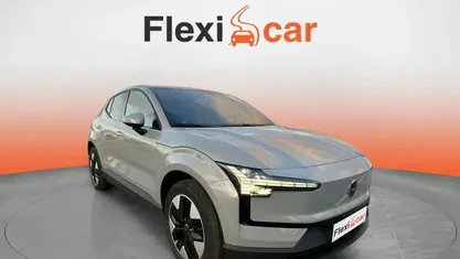 Gris Usado 2024 Volvo EX30 Core SUV | 26.490 € (Super precio)