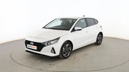Używany Hyundai i20 101 KM (74 kW) 2023 Biały Hatchback