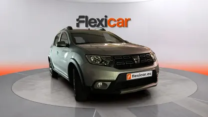 Usado Dacia Sandero Comfort 91 CV (66 kW) 2019 Gris Berlina