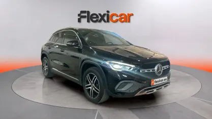 Usado Mercedes GLA180 136 CV (100 kW) 2022 Negro SUV