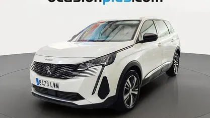 Usado Peugeot 5008 Allure 131 CV (96 kW) 2022 Blanco SUV