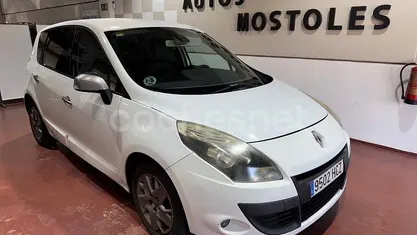 Usado Renault Scénic III Dynamique 110 CV (80 kW) 2011 Monovolumen