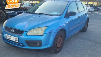 Usado Ford Focus Trend 90 CV (66 kW) 2005 Azul Utilitario