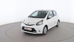 Blanco Usado 2013 Toyota Aygo City Utilitario | 7799 € (Un poco caro)
