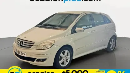 Usado Mercedes B180 109 CV (80 kW) 2008 Blanco Monovolumen