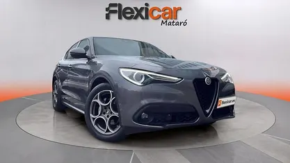 Usado Alfa Romeo Stelvio Competizione 160 CV (117 kW) 2022 Gris SUV