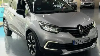 Usado Renault Captur XMOD 120 CV (88 kW) 2017 Gris / plata SUV