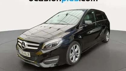 Usado Mercedes B200 136 CV (100 kW) 2018 Negro Utilitario