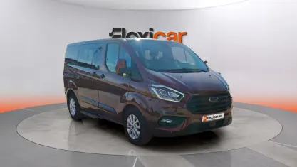 Usado Ford Tourneo Titanium 131 CV (96 kW) 2020 Rojo Monovolumen
