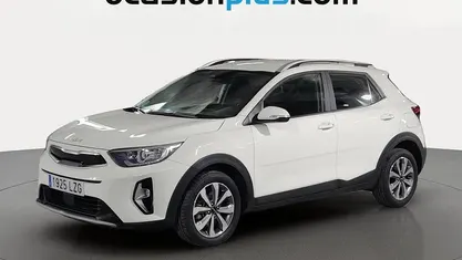 Käytetty Kia Stonic 84 HP (61 kW) 2022 Valkoinen Katumaasturi